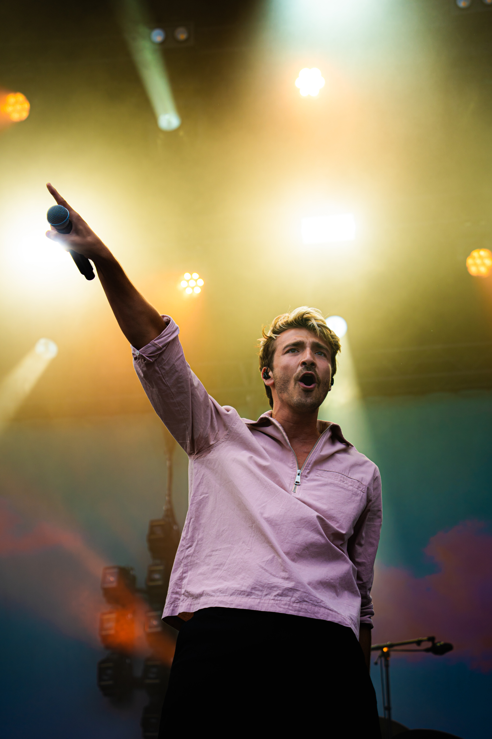 Aaron Blommaert @ Herentals Feest, picture 2, photographed by Silke Daems - FrontView Magazine