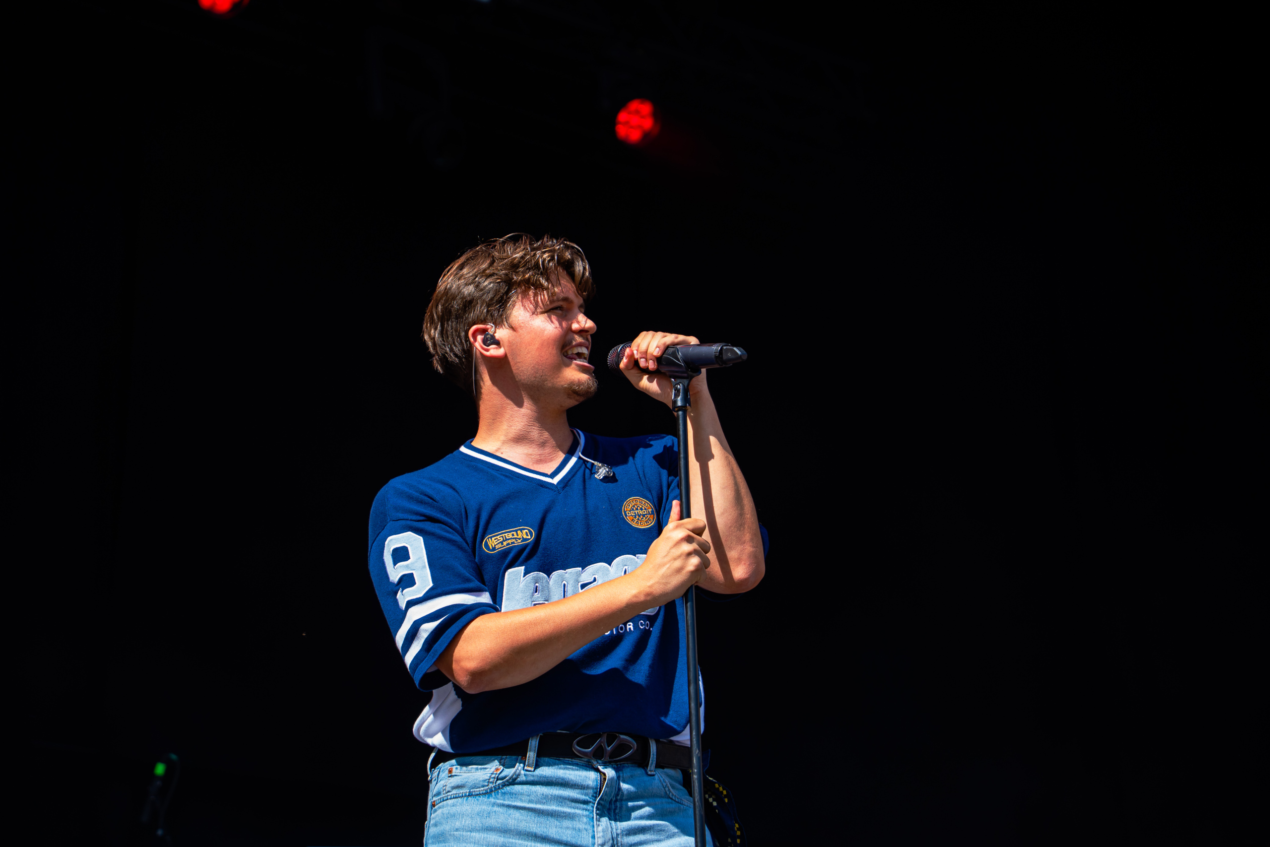 Mathias Mesmans @ Herentals Feest, picture 1, photographed by Silke Daems - FrontView Magazine