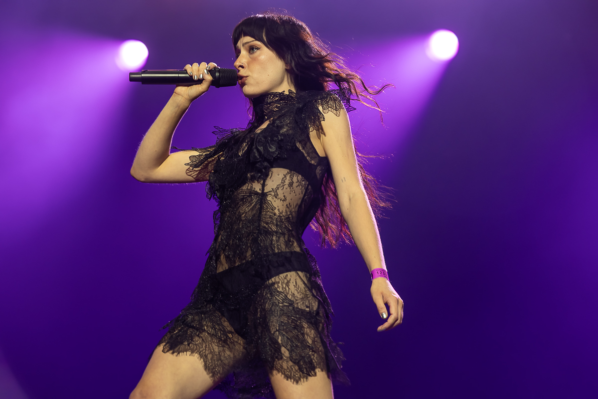 Holly Humberstone @ Lokerse feesten, picture 9, photographed by Marc Verdonck - FrontView Magazine
