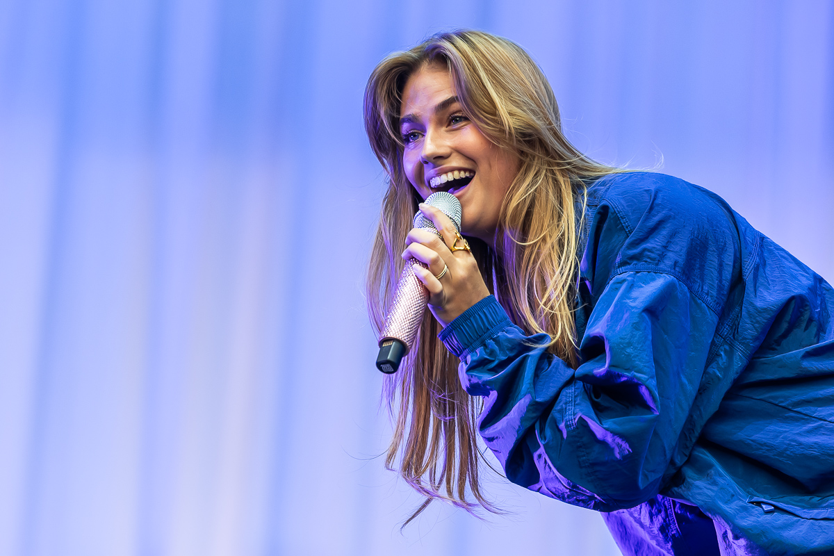 Roxy Dekker @ Lokerse feesten, picture 15, photographed by Marc Verdonck - FrontView Magazine