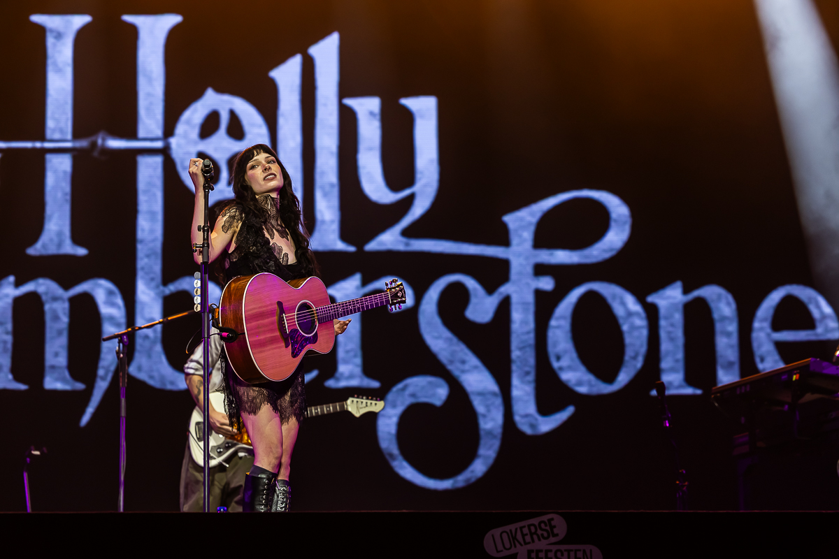 Holly Humberstone @ Lokerse feesten, picture 10, photographed by Marc Verdonck - FrontView Magazine
