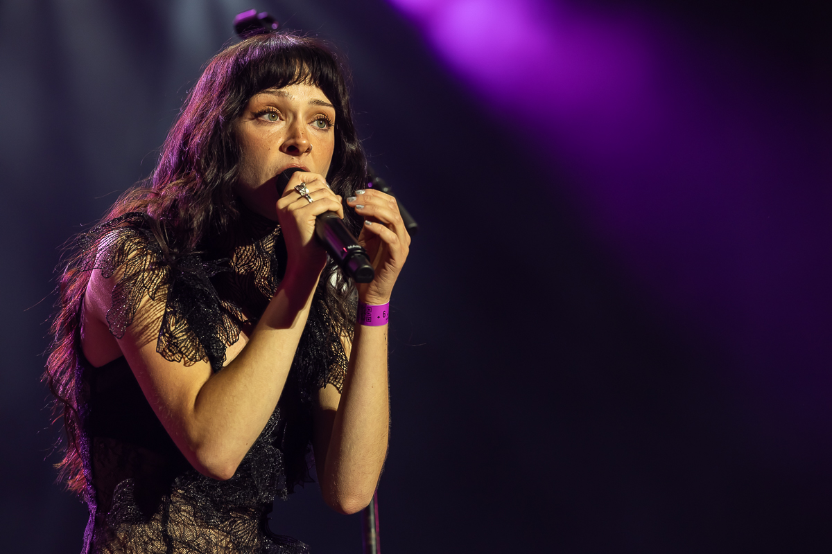 Holly Humberstone @ Lokerse feesten, picture 17, photographed by Marc Verdonck - FrontView Magazine