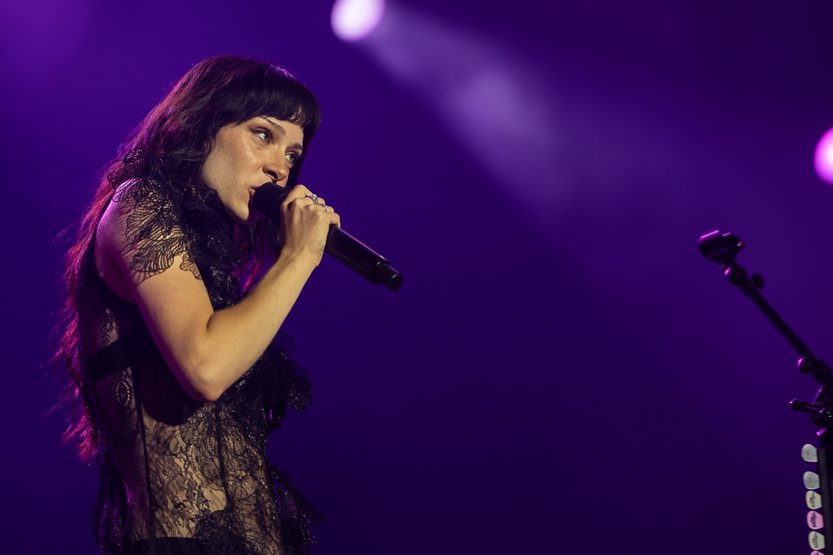 Holly Humberstone @ Lokerse feesten, picture 14, photographed by Marc Verdonck - FrontView Magazine