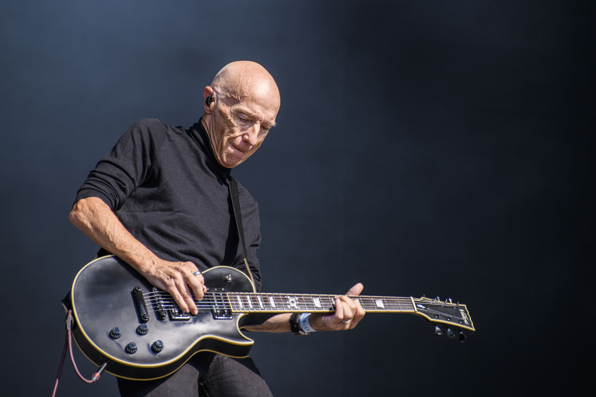Midge Ure @ Lokerse Feesten, picture 5, photographed by Bart Janssens - FrontView Magazine