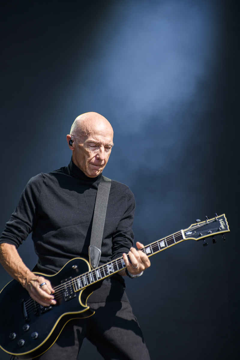 Midge Ure @ Lokerse Feesten, picture 4, photographed by Bart Janssens - FrontView Magazine