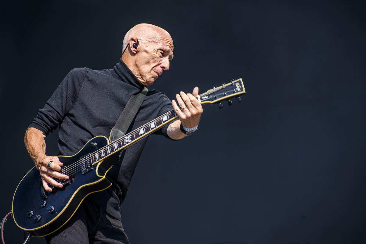 Midge Ure @ Lokerse Feesten, picture 11, photographed by Bart Janssens - FrontView Magazine