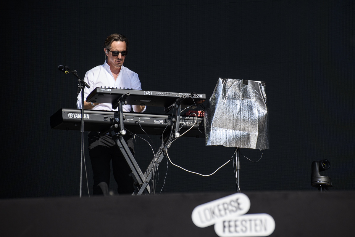 Midge Ure @ Lokerse Feesten, picture 1, photographed by Bart Janssens - FrontView Magazine
