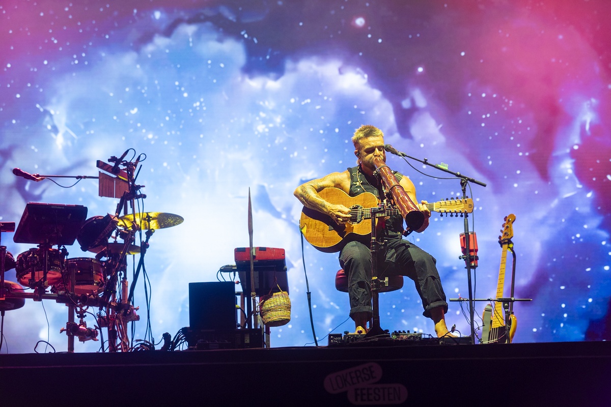 Xavier Rudd @ Lokerse Feesten, foto 6, foto's door Edwin Houdevelt - FrontView Magazine