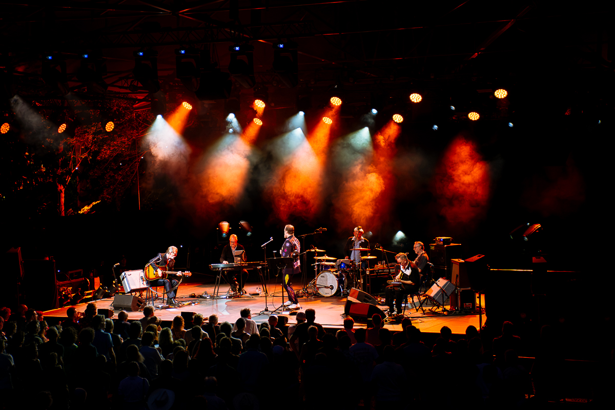 John Grant & Richard Hawley Band @ OLT Rivierenhof, photo 11 of 17, photographed by Karlien Charlier - FrontView Magazine