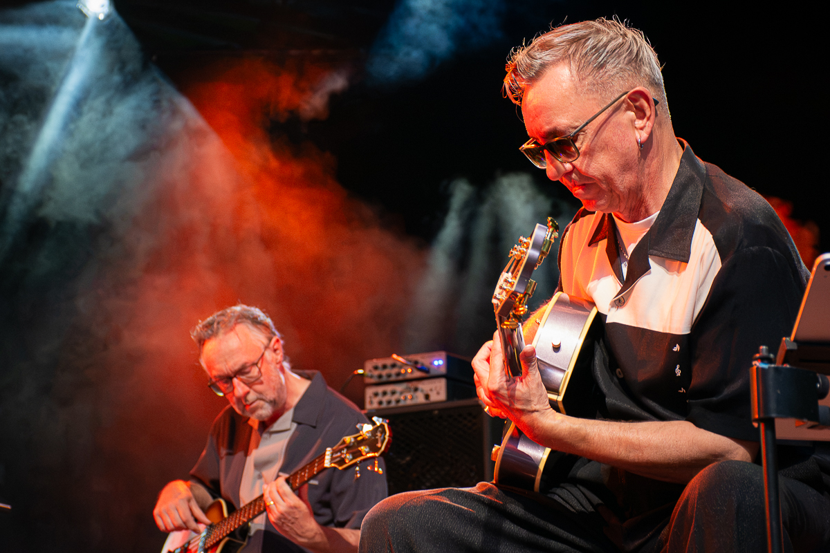 John Grant & Richard Hawley Band @ OLT Rivierenhof, photo 4 of 17, photographed by Karlien Charlier - FrontView Magazine
