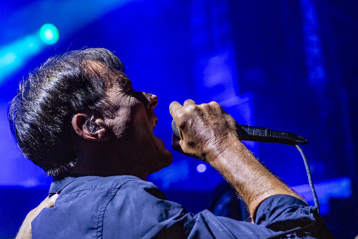 Suede @ Lokerse Feesten, picture 3, photographed by Edwin Houdevelt - FrontView Magazine