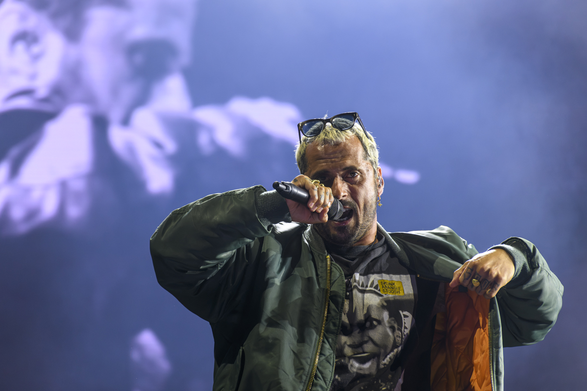 Zwangere Guy @ Lokerse Feesten, picture 3, photographed by Bart Janssens - FrontView Magazine