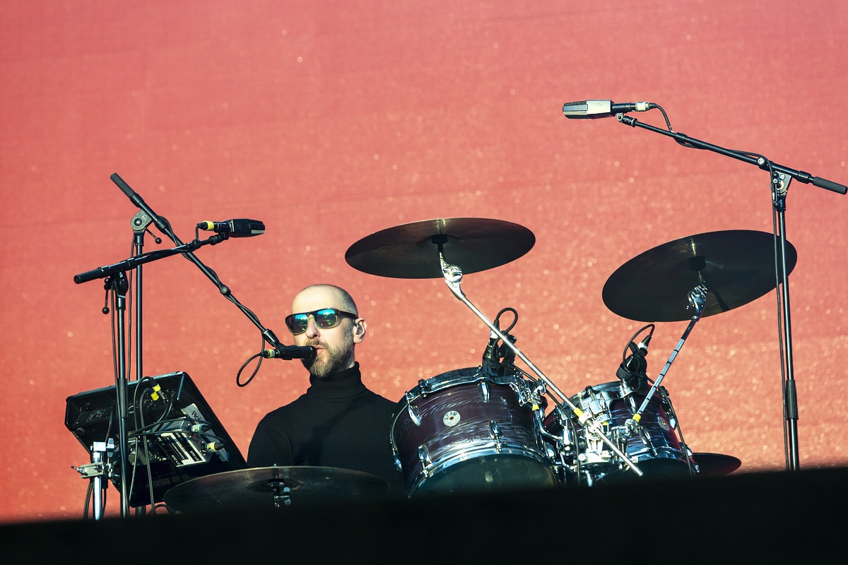 Anna Calvi @ Lokerse Feesten, picture 4, photographed by Edwin Houdevelt - FrontView Magazine