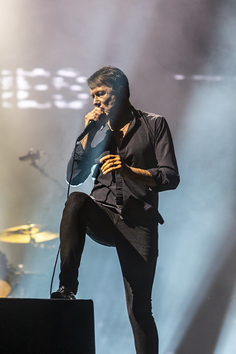 Suede @ Lokerse Feesten, picture 6, photographed by Edwin Houdevelt - FrontView Magazine