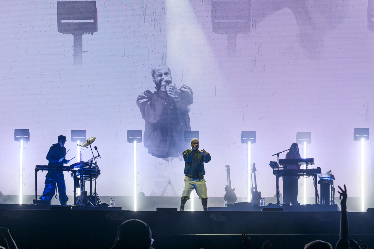Zwangere Guy @ Lokerse Feesten, picture 13, photographed by Bart Janssens - FrontView Magazine