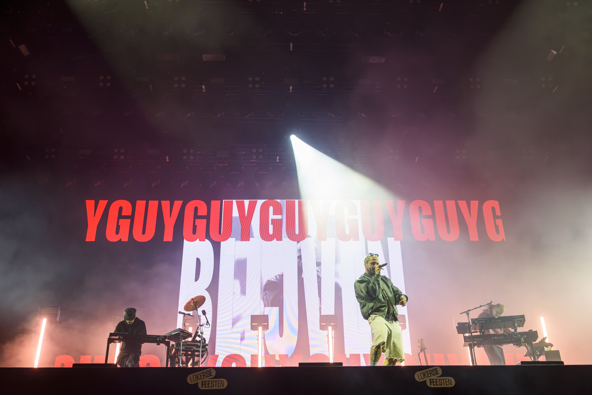Zwangere Guy @ Lokerse Feesten, picture 4, photographed by Bart Janssens - FrontView Magazine