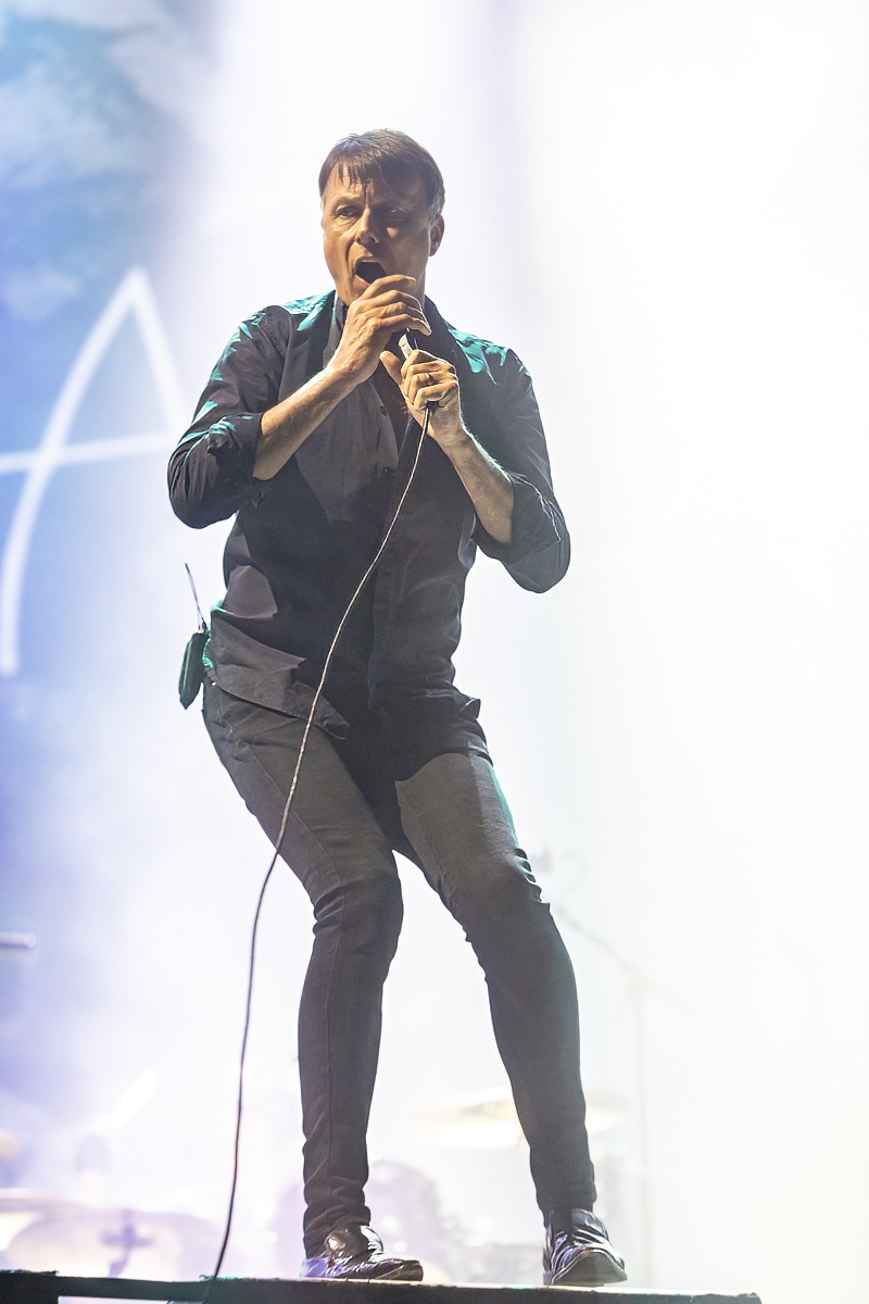 Suede @ Lokerse Feesten, picture 14, photographed by Edwin Houdevelt - FrontView Magazine
