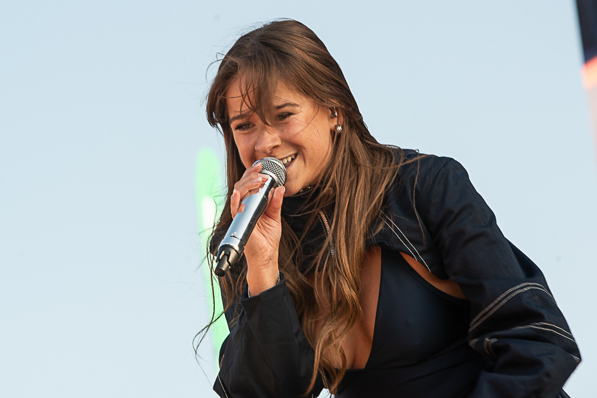 Laura Tesoro @Muziek aan 't Water, picture 1, photographed by Raf Van Daele - FrontView Magazine