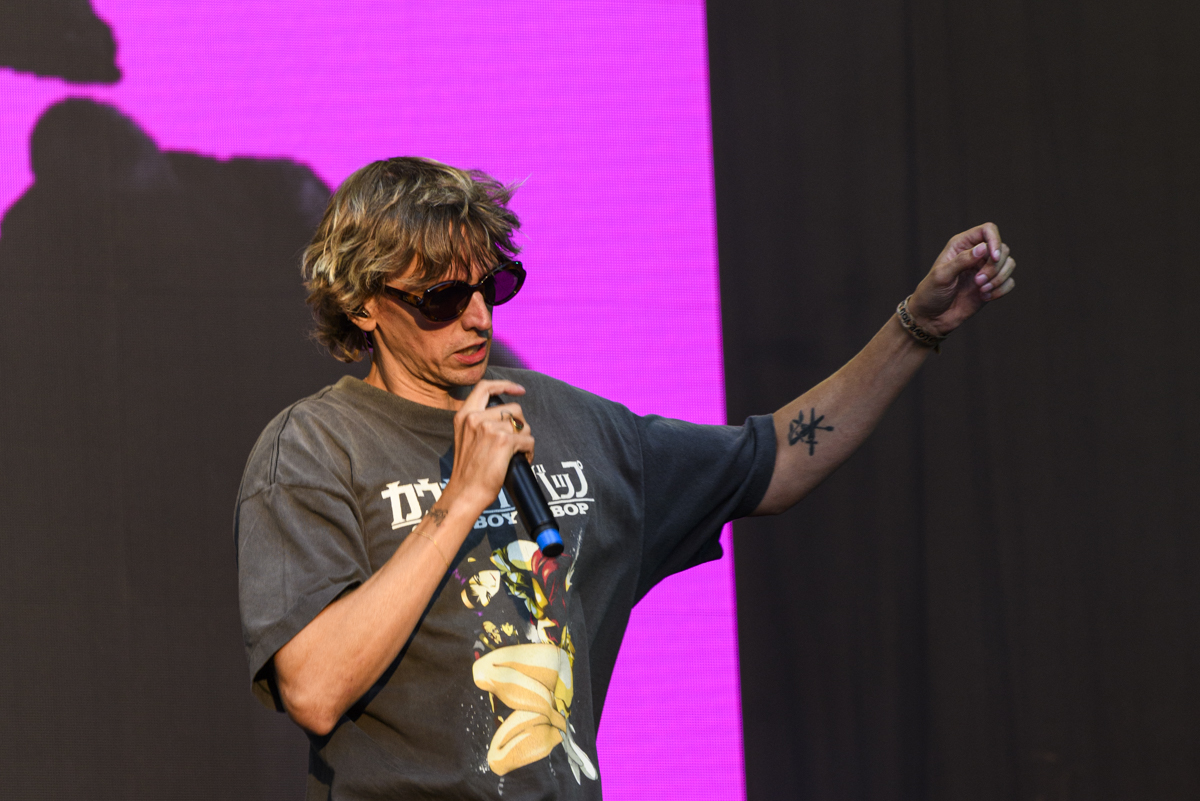 De Jeugd Van Tegenwoordig @ Lokerse Feesten, picture 6, photographed by Bart Janssens - FrontView Magazine