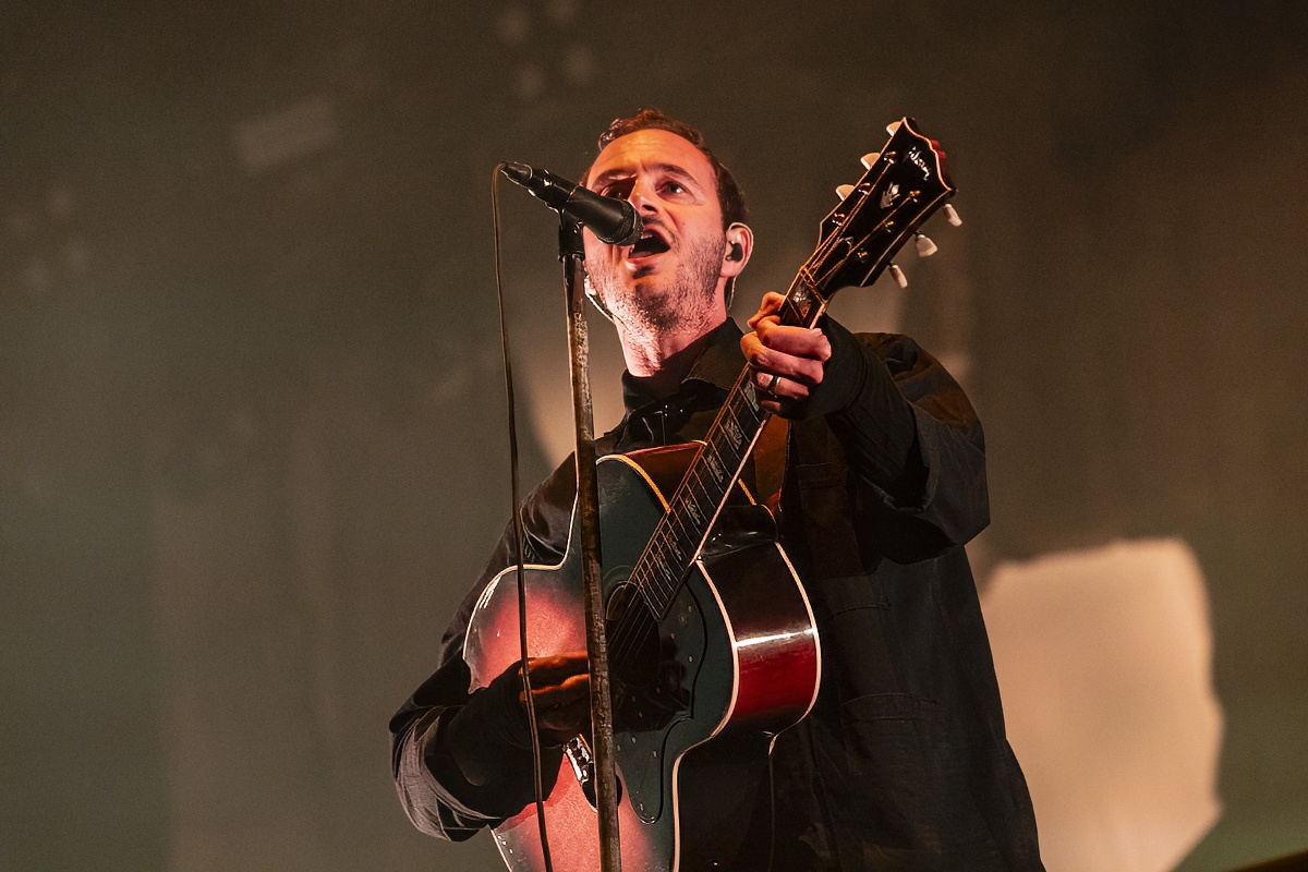 Editors @ Lokerse Feesten, picture 5, photographed by Edwin Houdevelt - FrontView Magazine