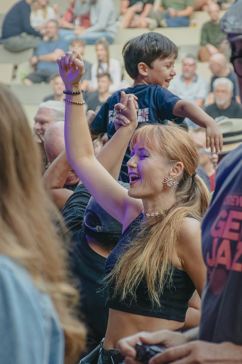 WAHWAHSDA + Sindicato Sonico @ OLT Rivierenhof, picture 10, photographed by Karlien Charlier - FrontView Magazine