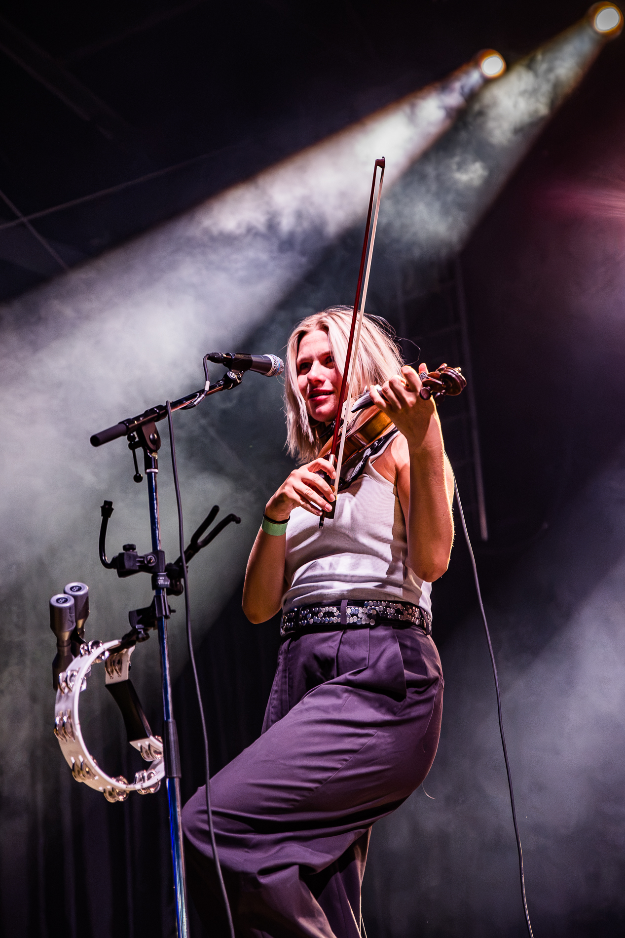 Son Mieux @ Suikerrock, picture 9, photographed by Jürgen Bruynooghe - FrontView Magazine