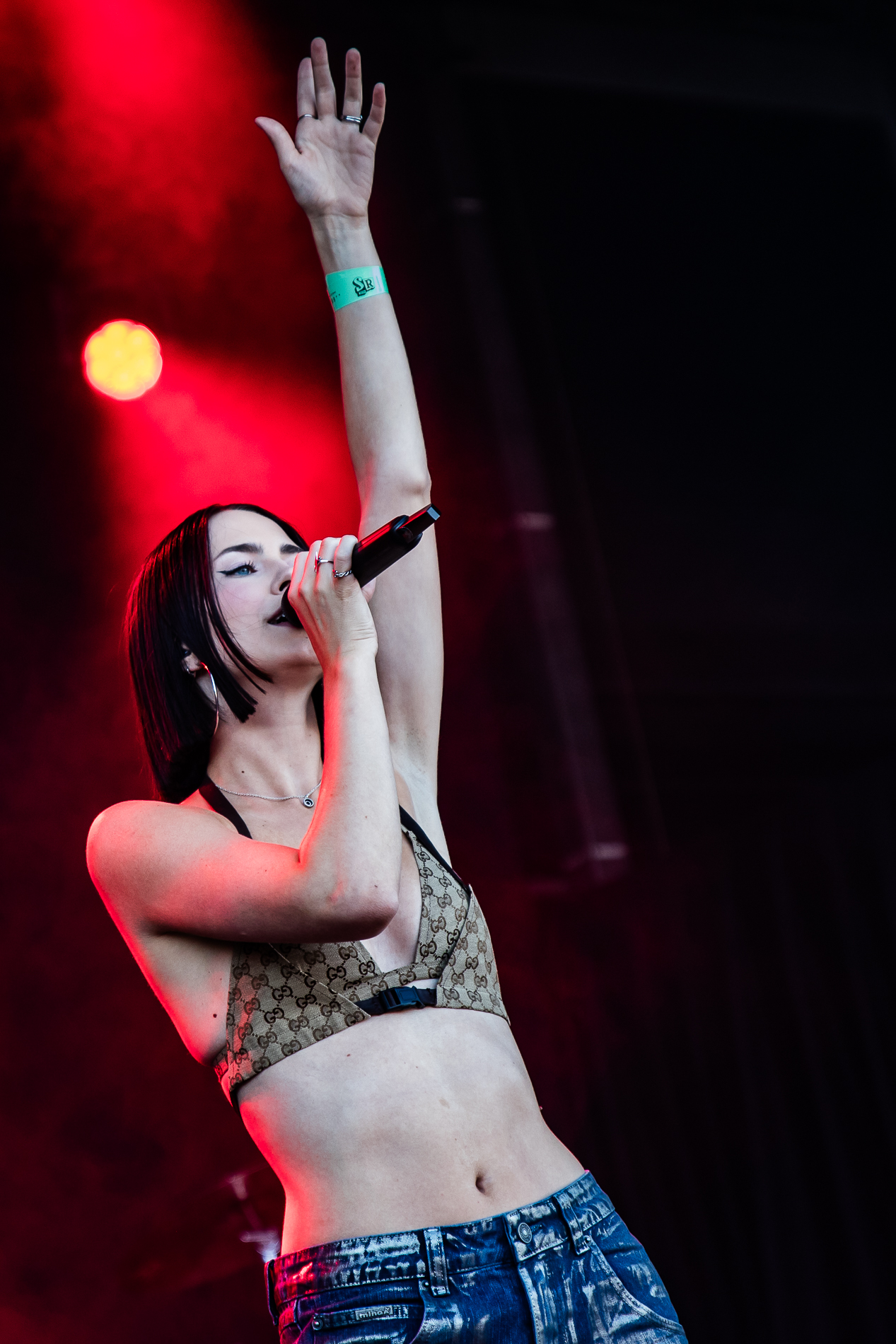 Jet van der Steen @ Suikerrock, picture 14, photographed by Jürgen Bruynooghe - FrontView Magazine