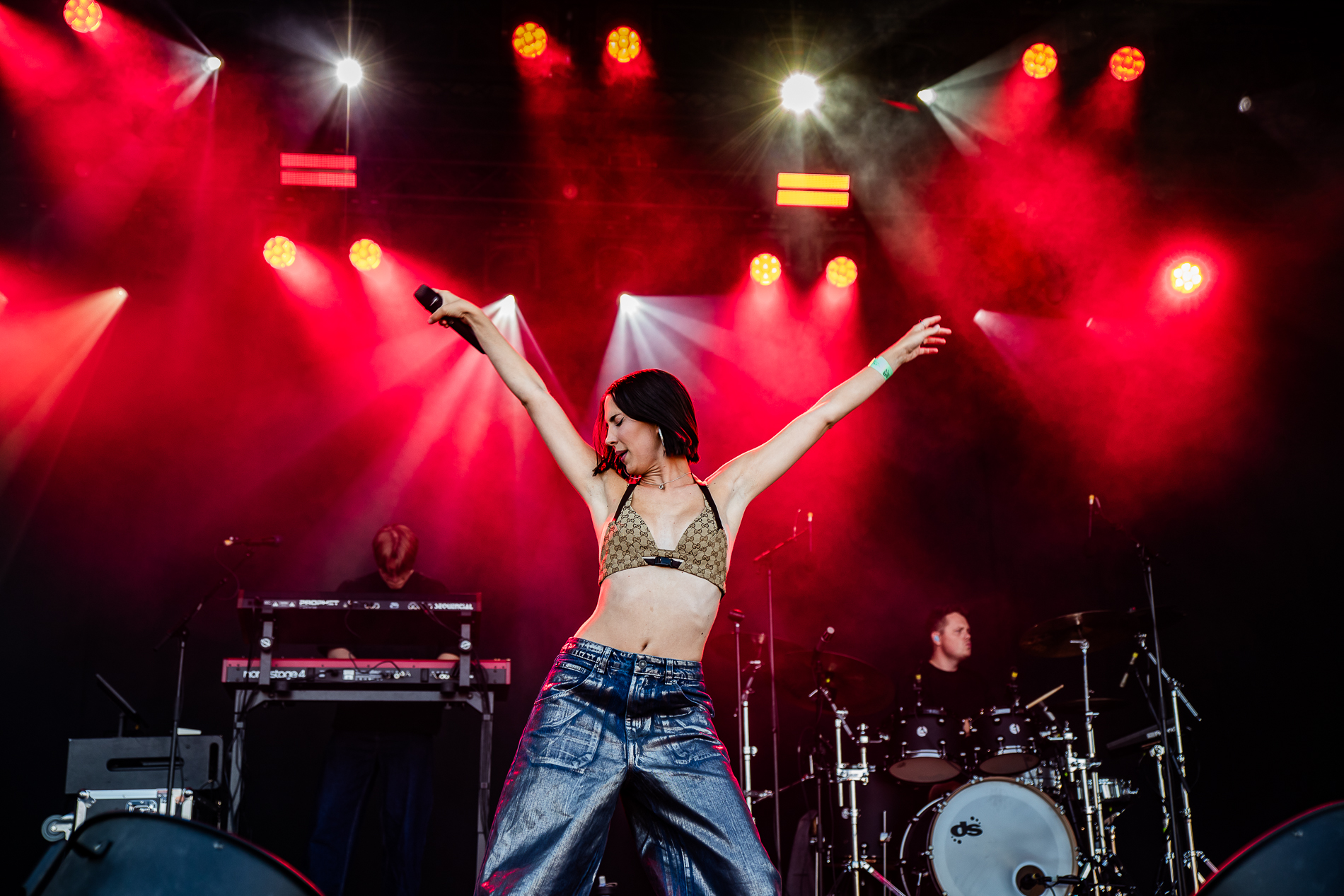 Jet van der Steen @ Suikerrock, picture 21, photographed by Jürgen Bruynooghe - FrontView Magazine