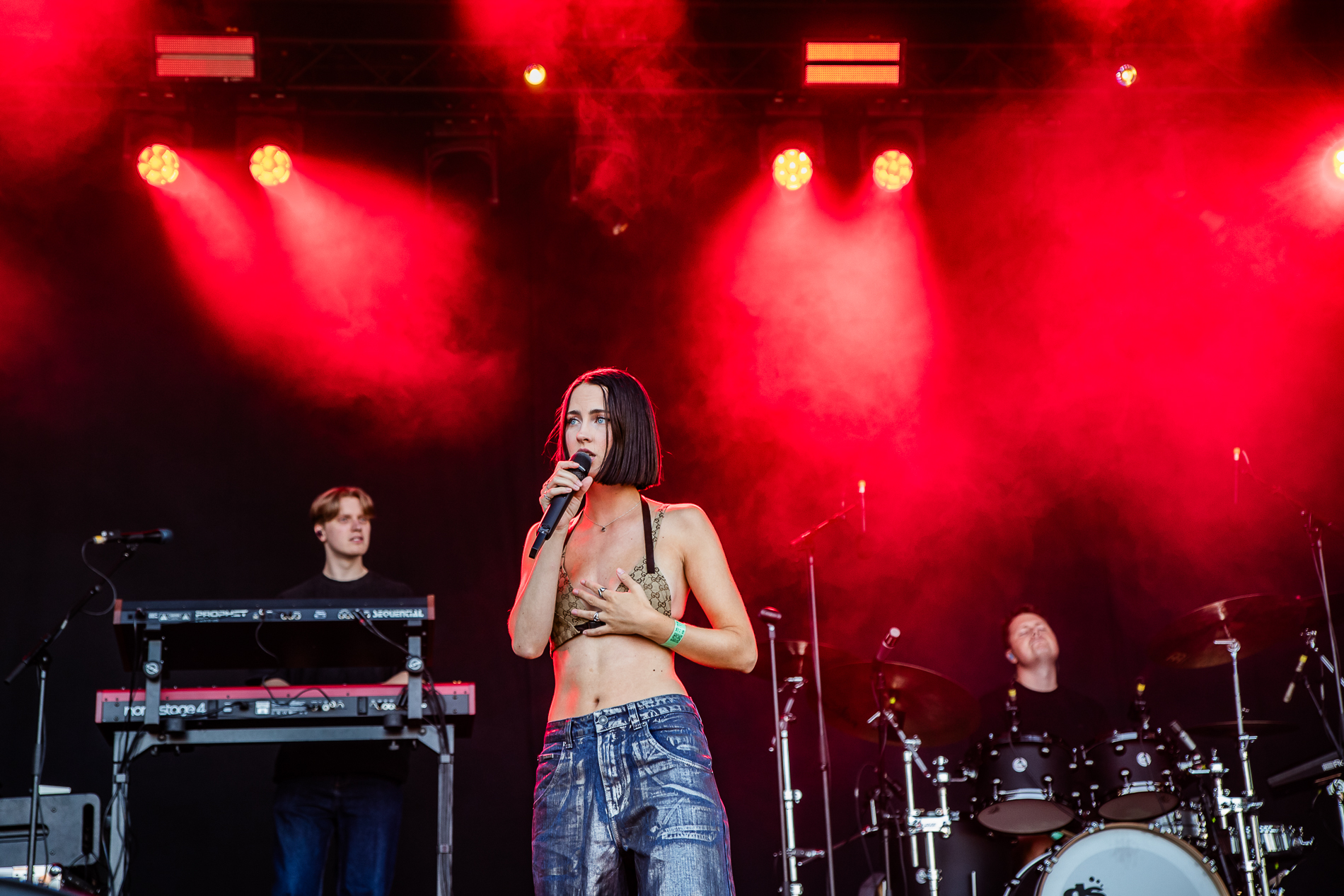 Jet van der Steen @ Suikerrock, picture 18, photographed by Jürgen Bruynooghe - FrontView Magazine