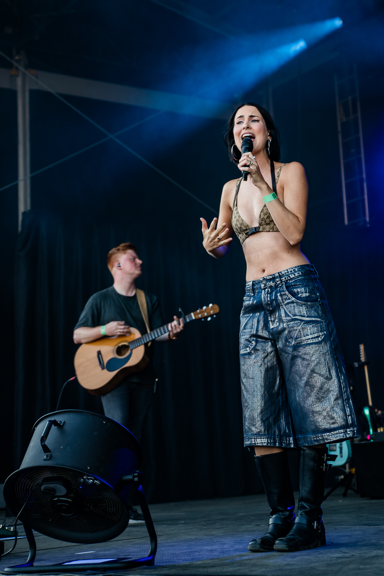 Jet van der Steen @ Suikerrock, picture 27, photographed by Jürgen Bruynooghe - FrontView Magazine