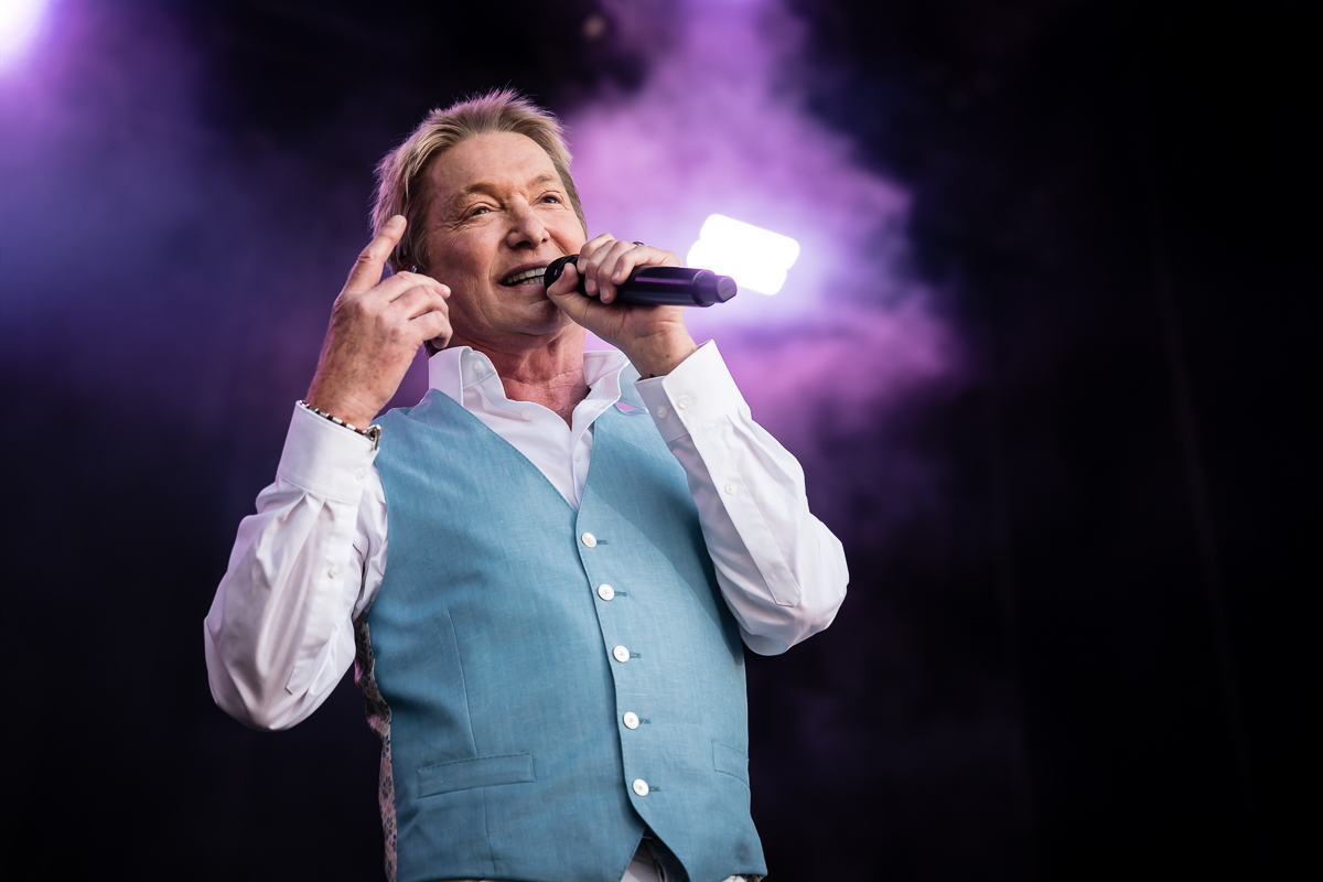 Bart Kaëll @ Fonnefeesten 2026, picture 16, photographed by Danny Wagemans - FrontView Magazine