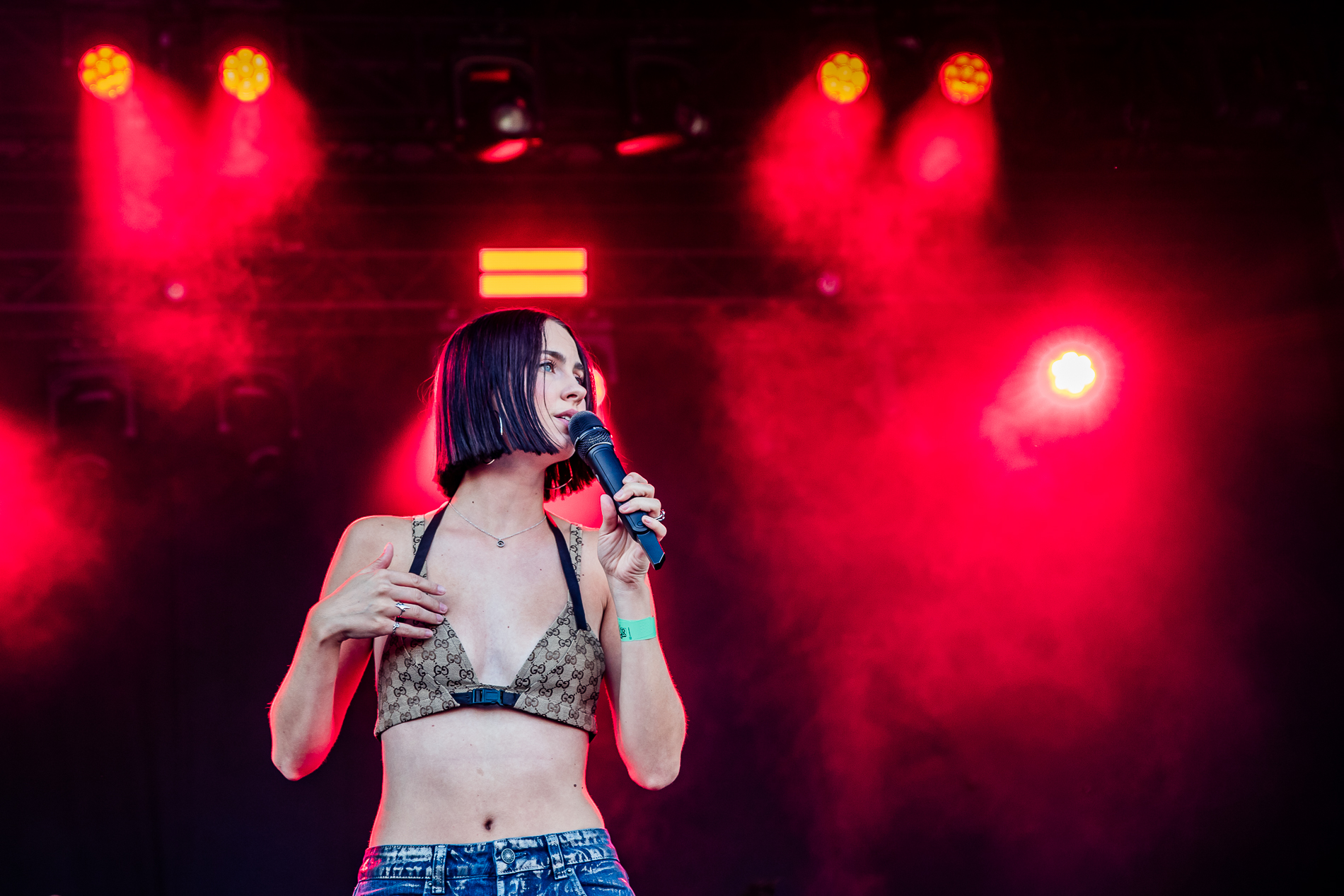 Jet van der Steen @ Suikerrock, picture 19, photographed by Jürgen Bruynooghe - FrontView Magazine