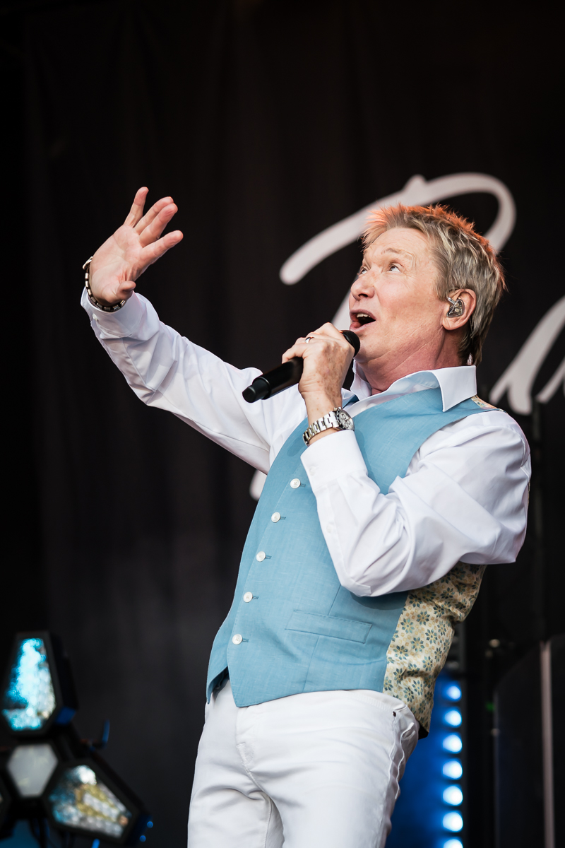 Bart Kaëll @ Fonnefeesten 2026, picture 3, photographed by Danny Wagemans - FrontView Magazine