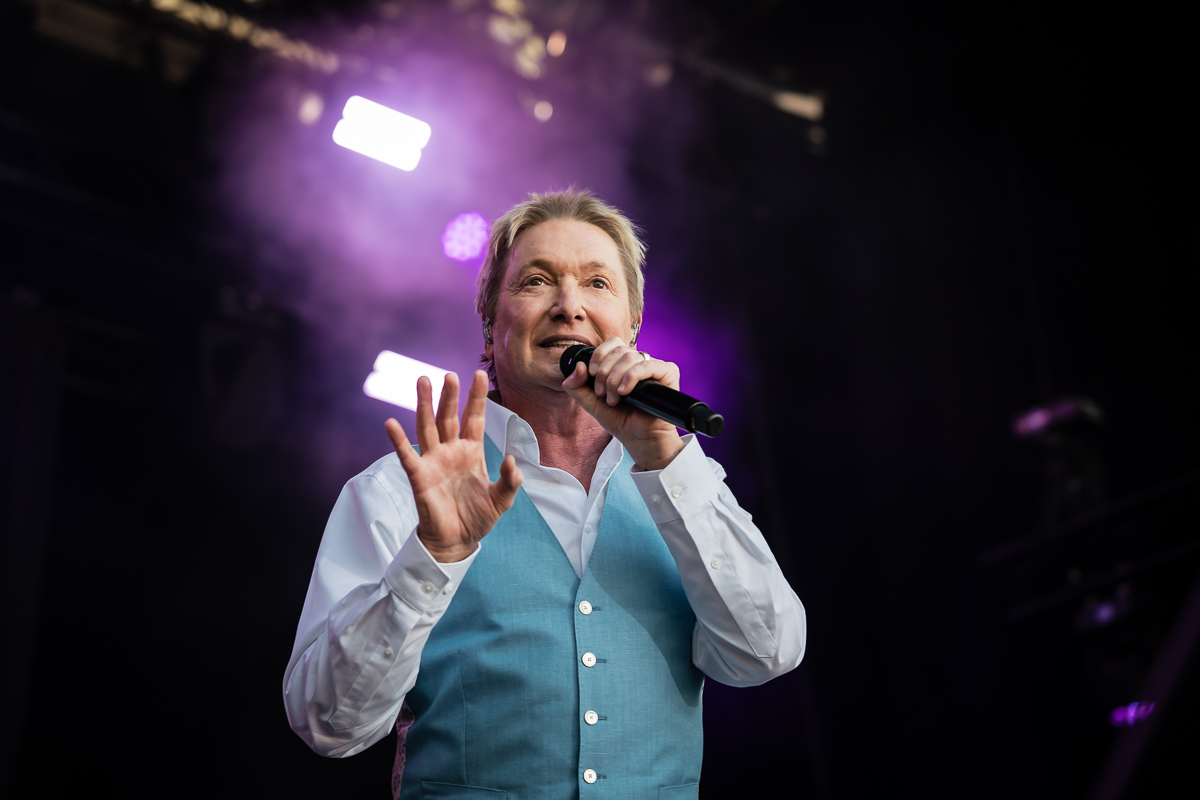 Bart Kaëll @ Fonnefeesten 2026, picture 12, photographed by Danny Wagemans - FrontView Magazine