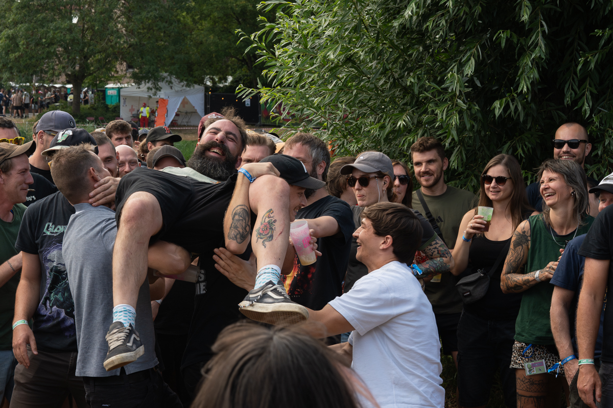 People having fun @ BrakRock, picture 3, photographed by Koen Marcoen - FrontView Magazine