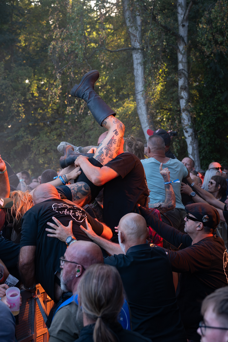 People having fun @ BrakRock, picture 2, photographed by Koen Marcoen - FrontView Magazine