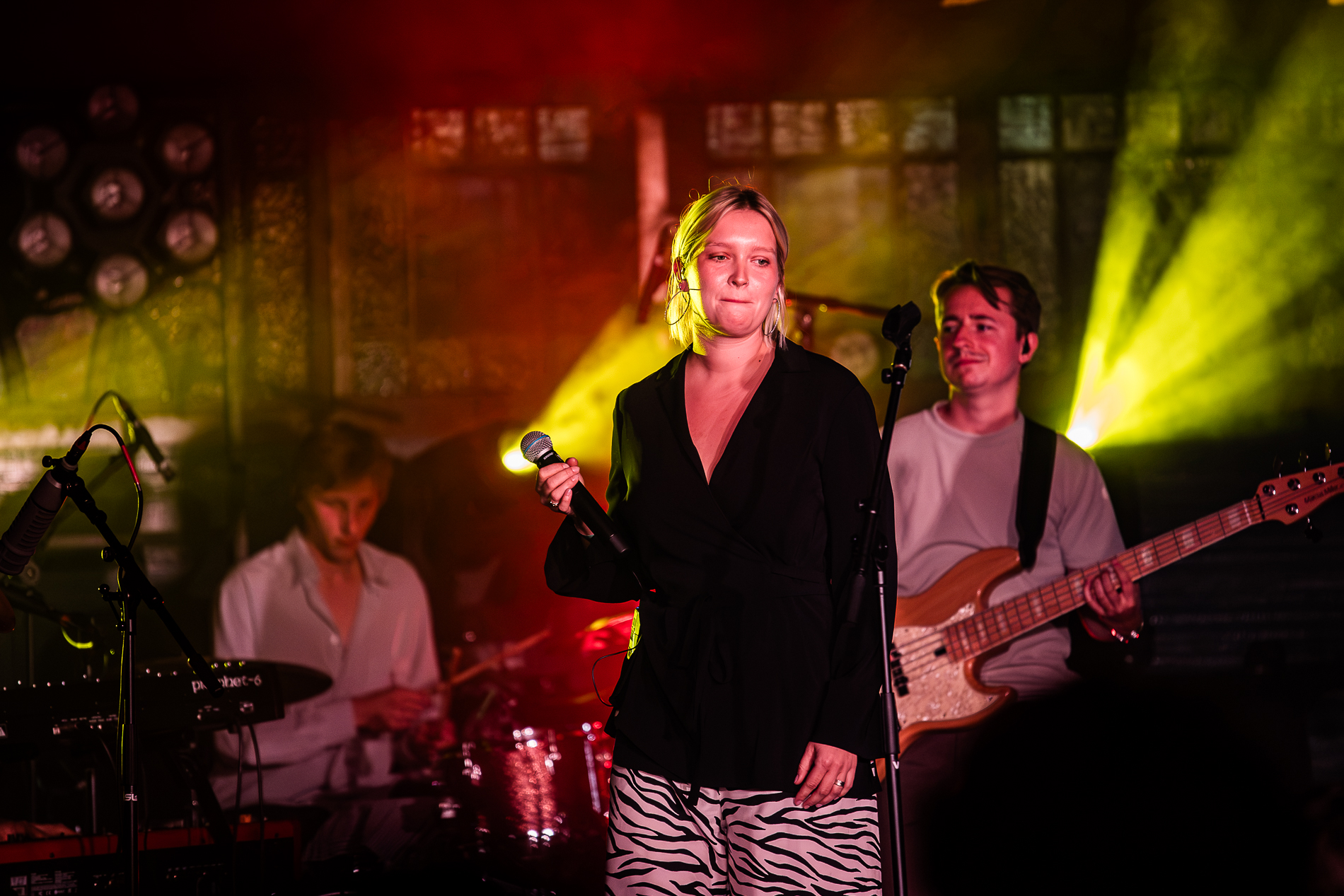 Fäm @ Suikerrock, picture 6, photographed by Jürgen Bruynooghe - FrontView Magazine