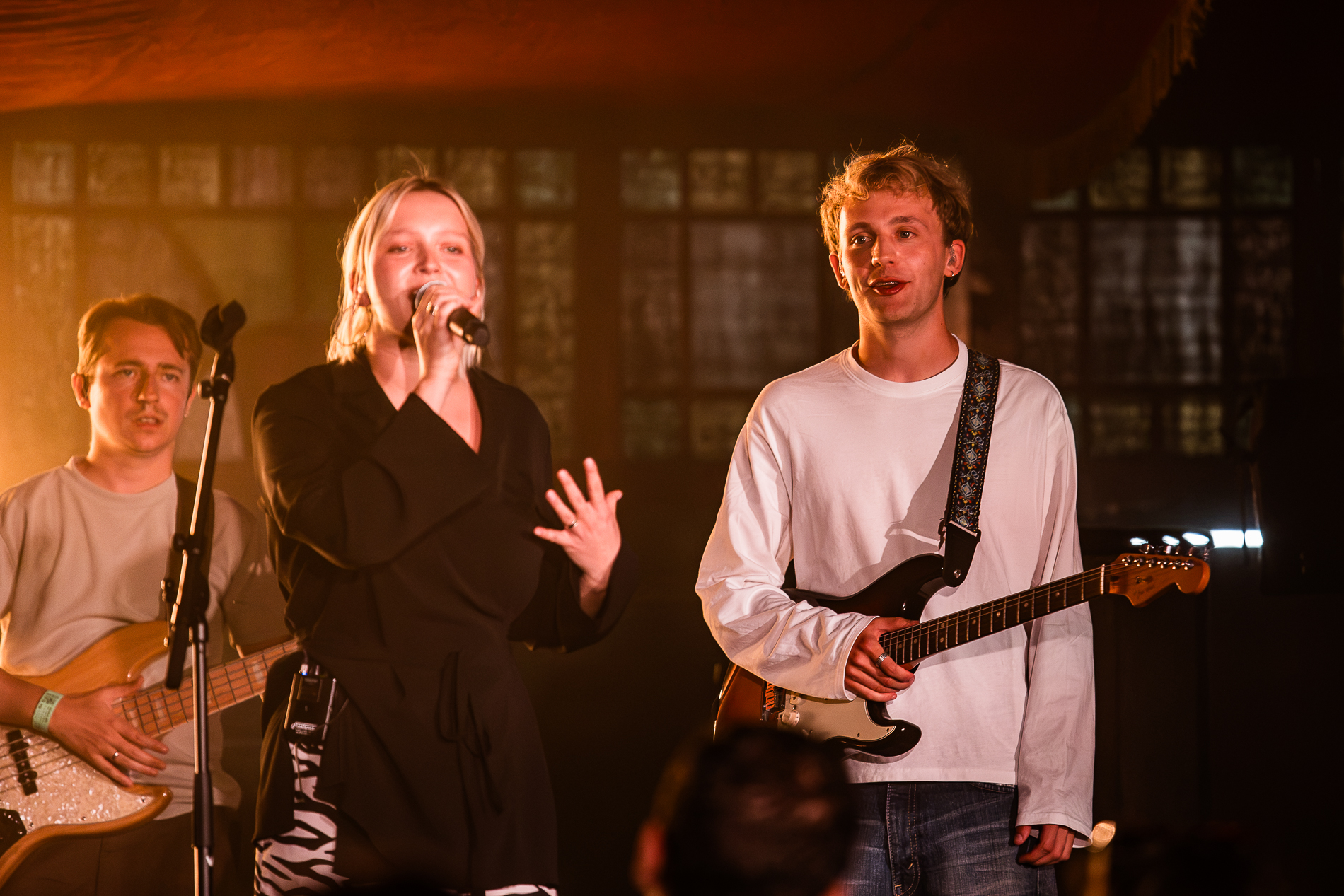 Fäm @ Suikerrock, picture 4, photographed by Jürgen Bruynooghe - FrontView Magazine