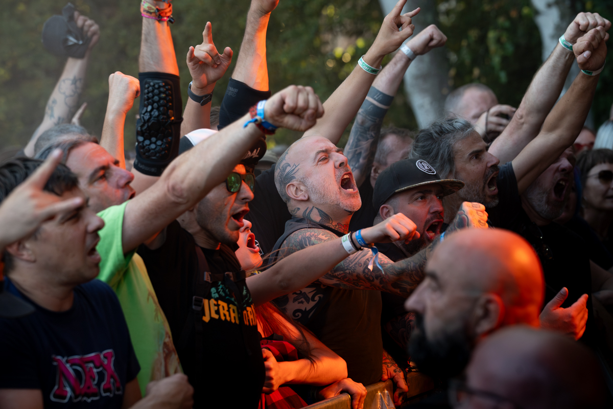 People having fun @ BrakRock, picture 1, photographed by Koen Marcoen - FrontView Magazine