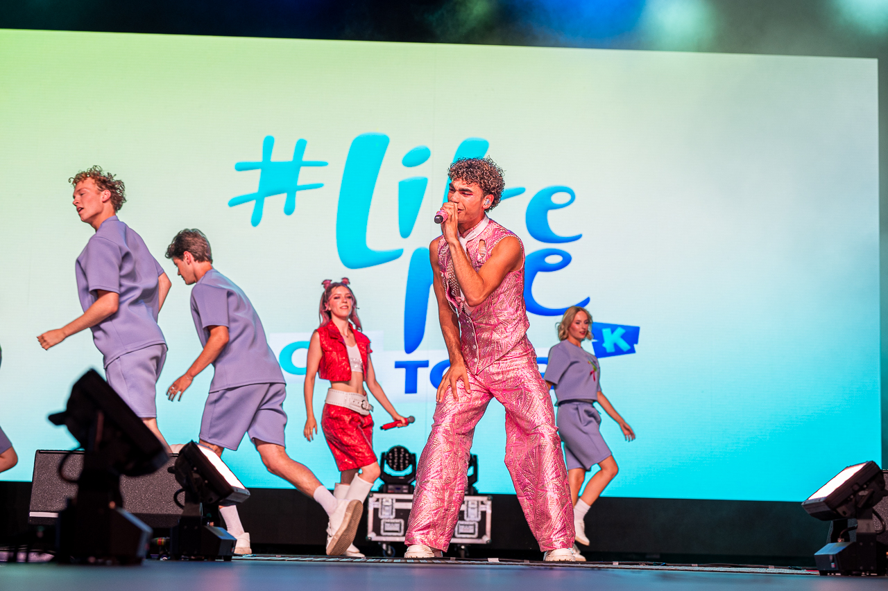 #LikeMe @ Rijvers Festival 2026, picture 3, photographed by Dimitri Vanlommel - FrontView Magazine