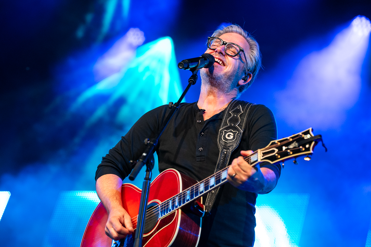 Guus Meeuwis @ Rijvers Festival 2026, picture 16, photographed by Dimitri Vanlommel - FrontView Magazine