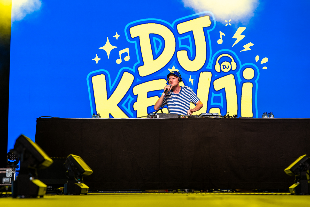 DJ Kenji @ Rijvers Festival 2026, picture 2, photographed by Dimitri Vanlommel - FrontView Magazine