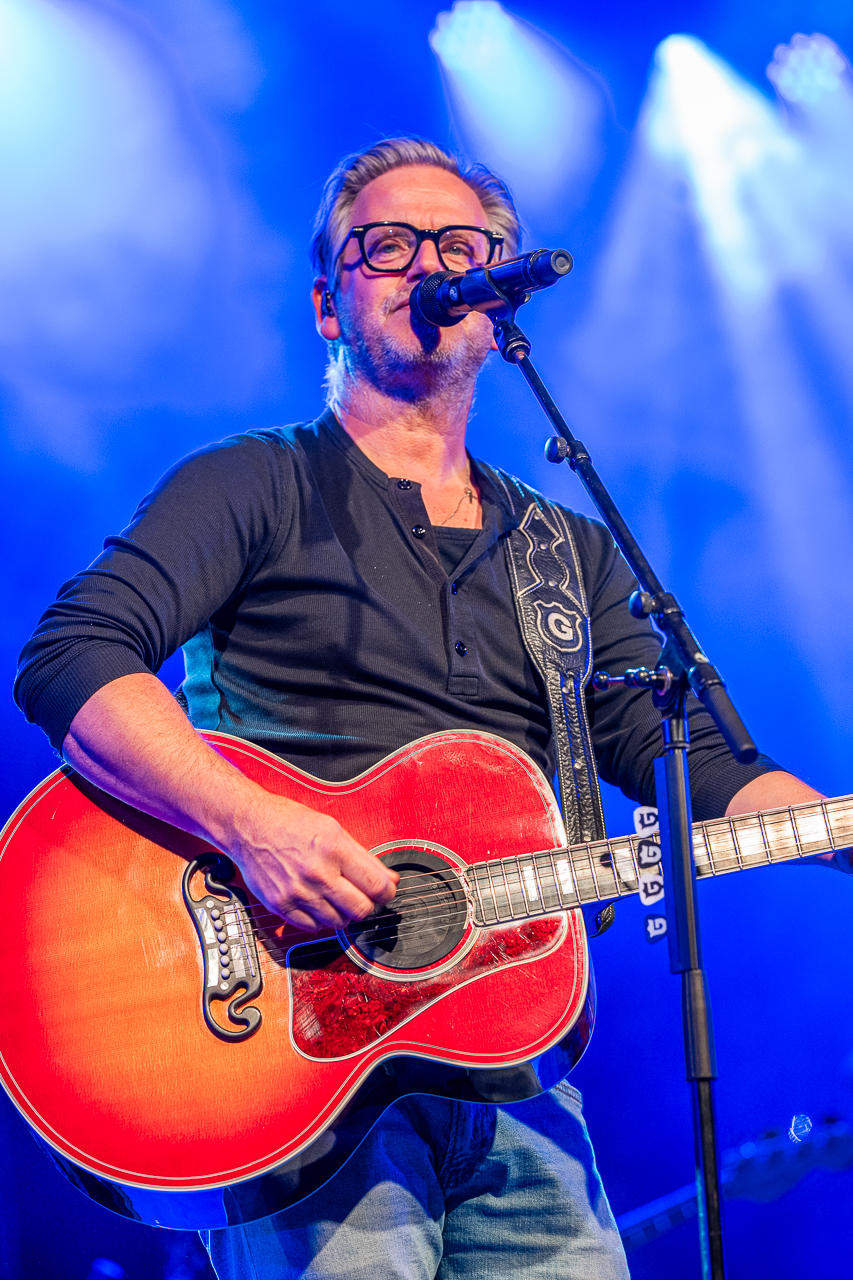 Guus Meeuwis @ Rijvers Festival 2026, picture 3, photographed by Dimitri Vanlommel - FrontView Magazine