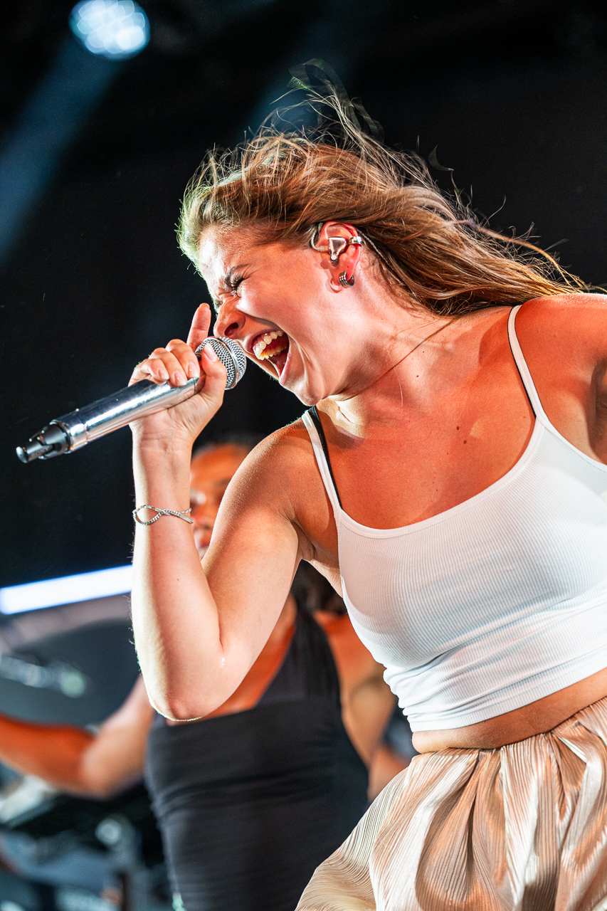 Laura Tesoro @ Rijvers Festival 2026, picture 6, photographed by Dimitri Vanlommel - FrontView Magazine