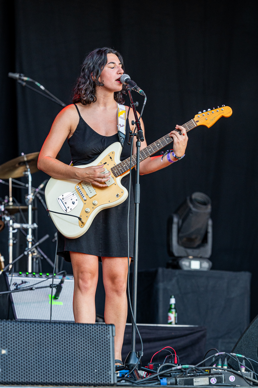 Rosie Stuart @ Rijvers Festival 2026, picture 3, photographed by Dimitri Vanlommel - FrontView Magazine