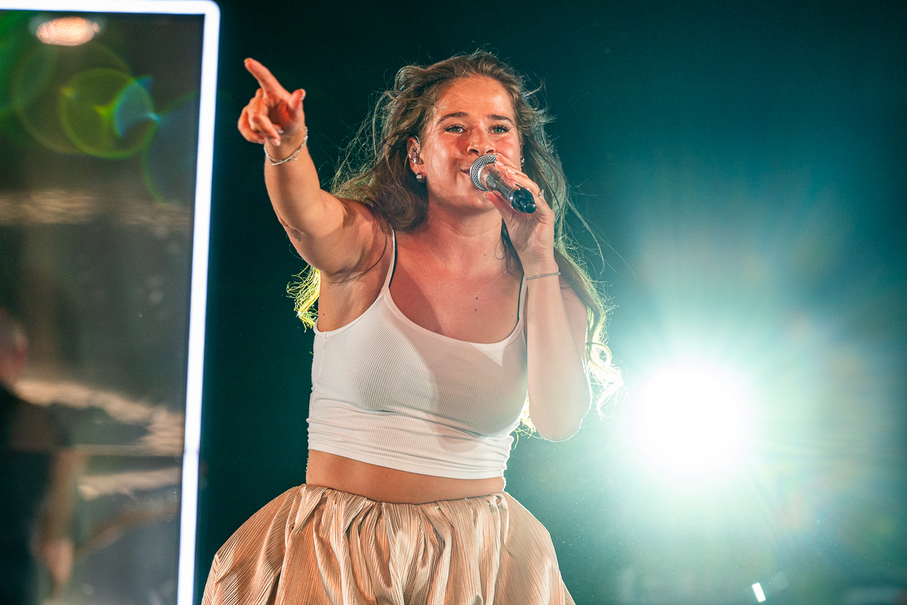 Laura Tesoro @ Rijvers Festival 2026, picture 20, photographed by Dimitri Vanlommel - FrontView Magazine