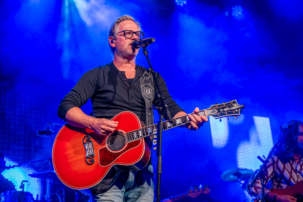 Guus Meeuwis @ Rijvers Festival 2026, picture 4, photographed by Dimitri Vanlommel - FrontView Magazine