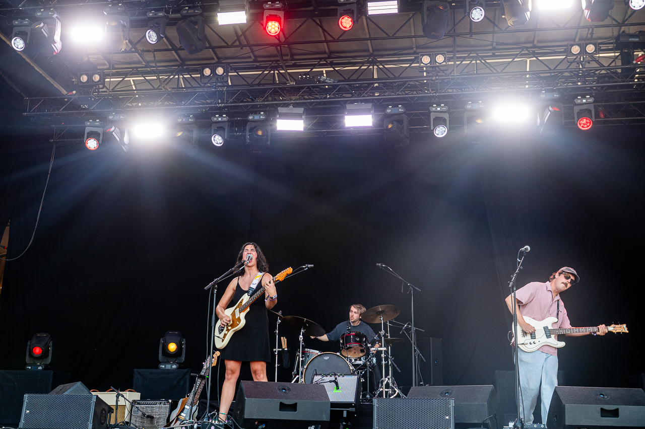 Rosie Stuart @ Rijvers Festival 2026, picture 11, photographed by Dimitri Vanlommel - FrontView Magazine