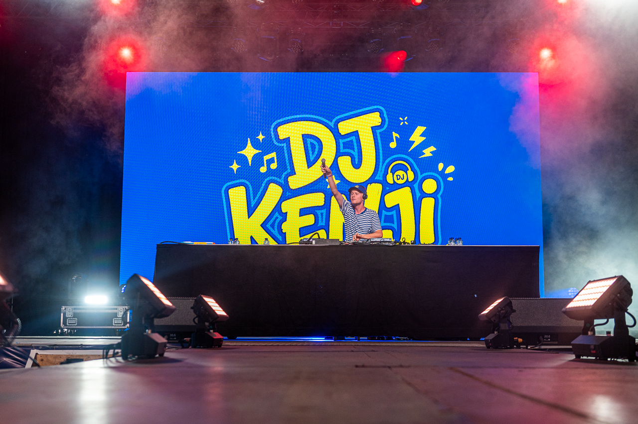DJ Kenji @ Rijvers Festival 2026, picture 9, photographed by Dimitri Vanlommel - FrontView Magazine