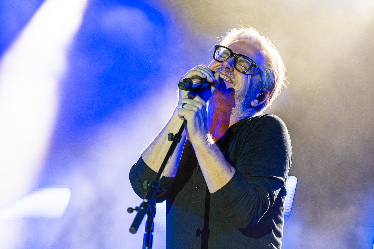Guus Meeuwis @ Rijvers Festival 2026, picture 12, photographed by Dimitri Vanlommel - FrontView Magazine